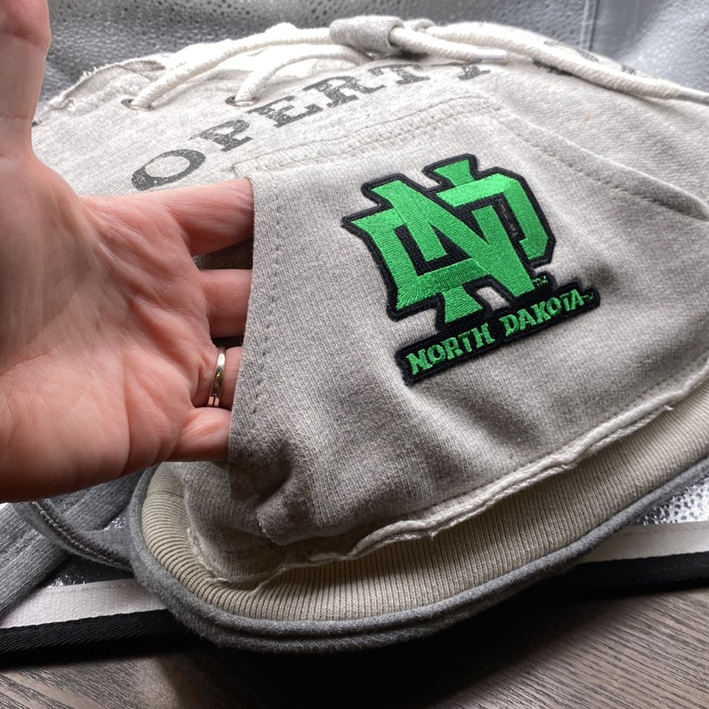 UND purse - Picture 4 of 6
